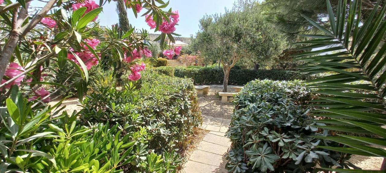 Dar Ta' Xmun - Idyllic Farmhouse With Pool, Garden, Seaview & Sunset San Lawrenz Exterior photo