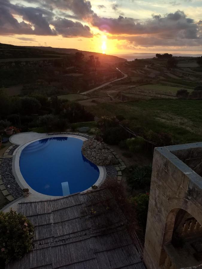 Dar Ta' Xmun - Idyllic Farmhouse With Pool, Garden, Seaview & Sunset San Lawrenz Exterior photo