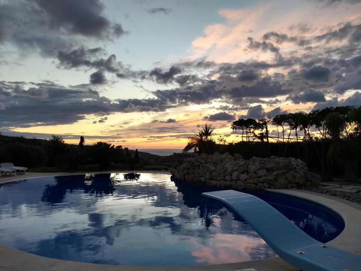Dar Ta' Xmun - Idyllic Farmhouse With Pool, Garden, Seaview & Sunset San Lawrenz Exterior photo